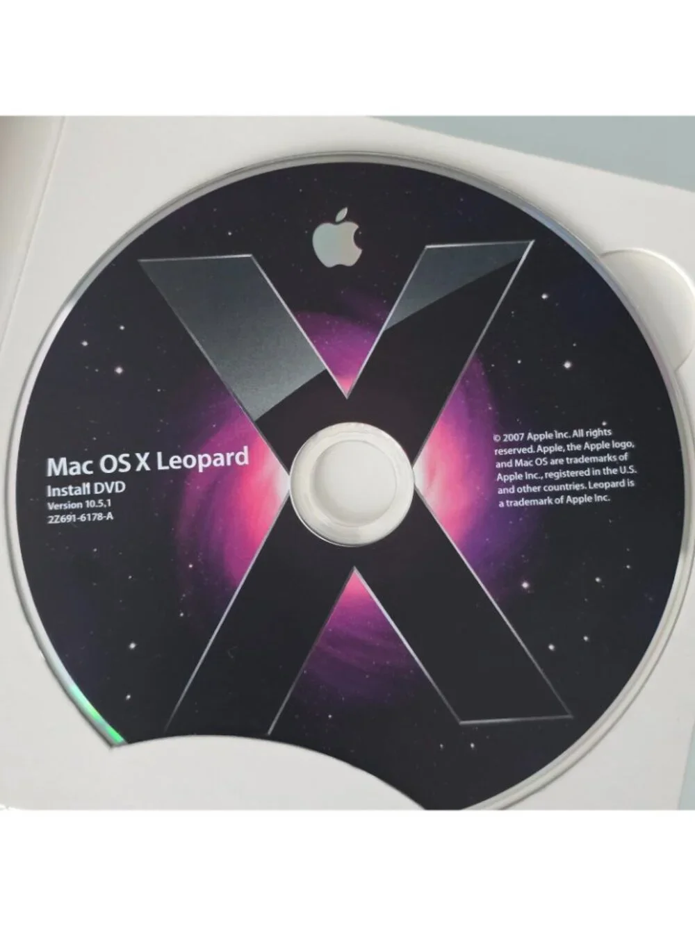 Apple MAC OS X LEOPARD Version 10.5.1  Retail Install DVD With Manual (MB427Z/A)